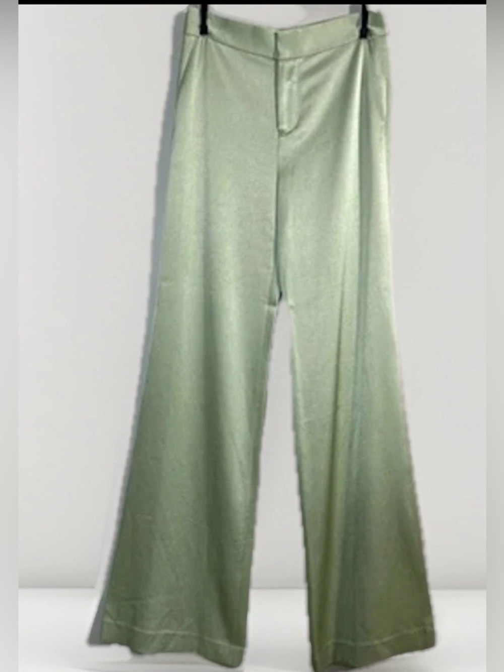 ALICE + OLIVIA 6 Deanna satin pants 
Green Tea 36 in tall long wide leg
Bootcut